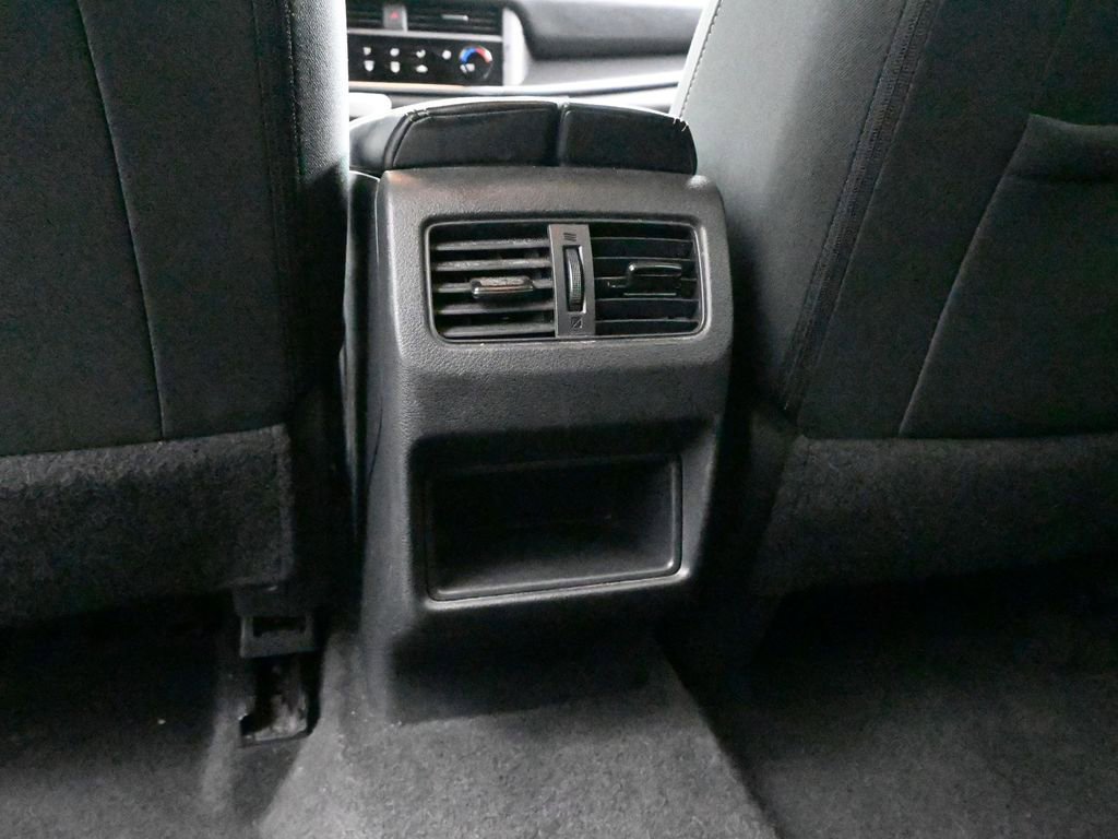 Used 2024 Nissan Rogue S image 16