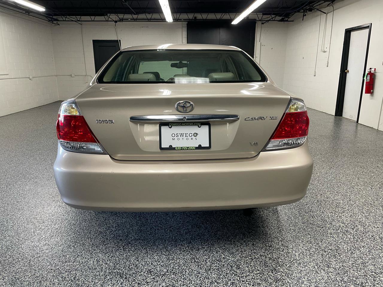 Used 2005 Toyota Camry XLE FWD image 7