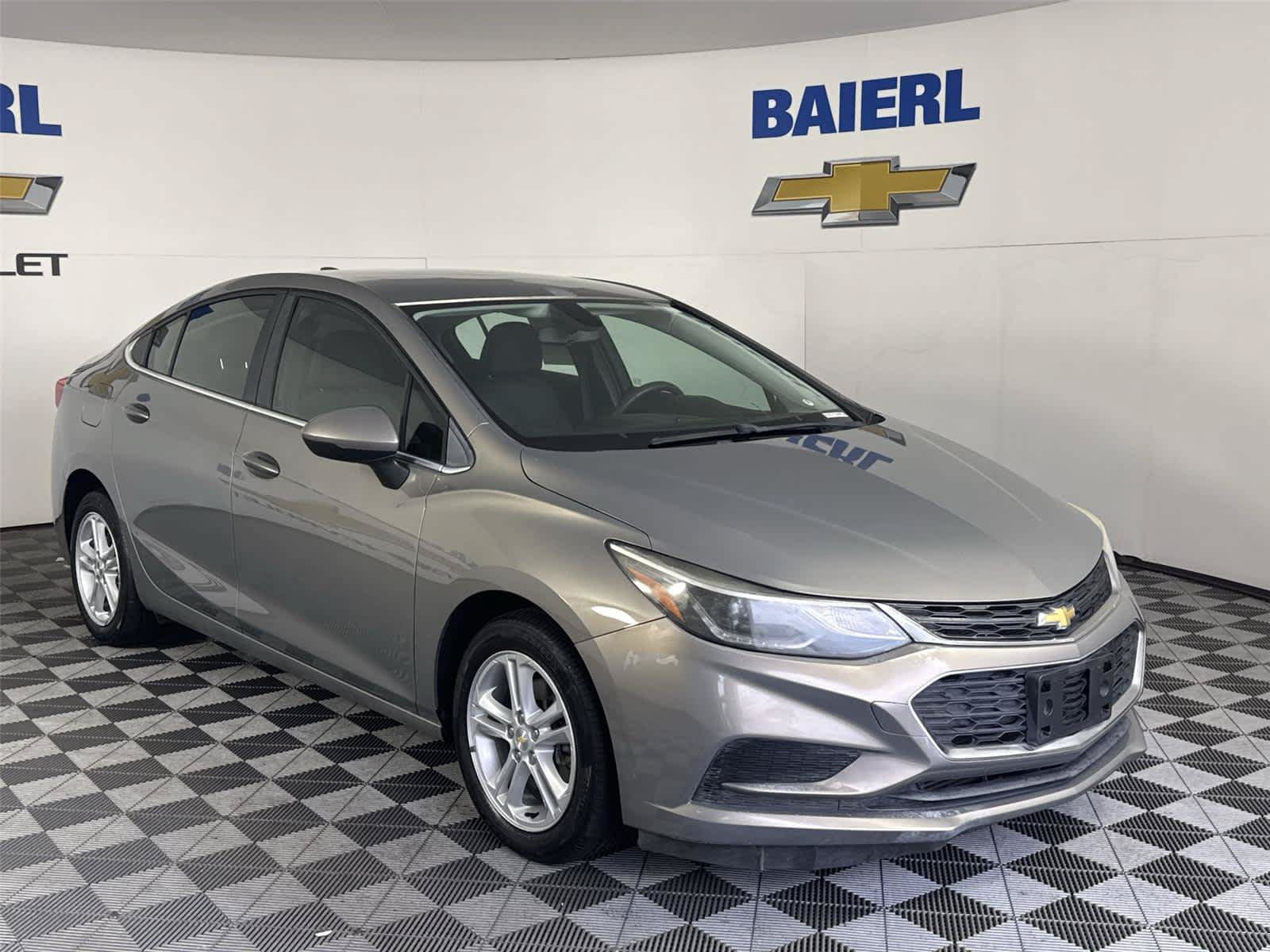 Used 2017 Chevrolet Cruze LT FWD image 7