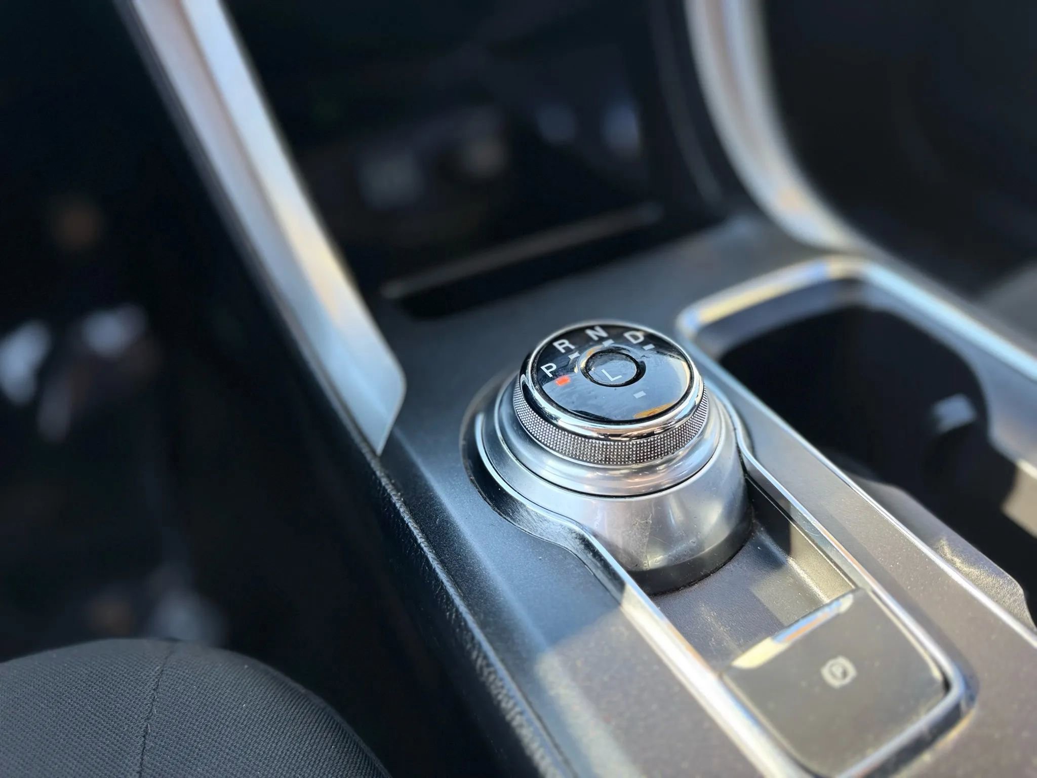 Used 2019 Ford Fusion SE FWD image 22