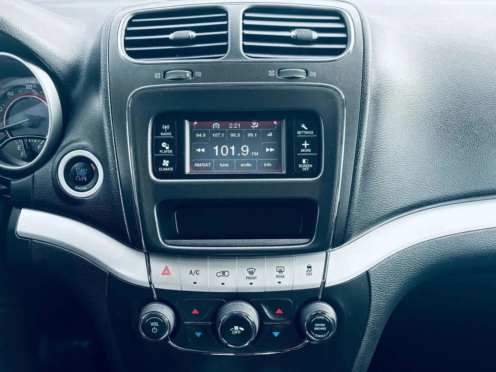 Used 2013 Dodge Journey SXT w/ Flexible Seating Group image 19