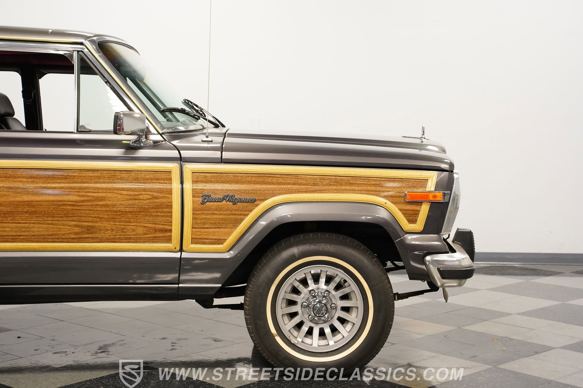 Used 1988 Jeep Grand Wagoneer image 30