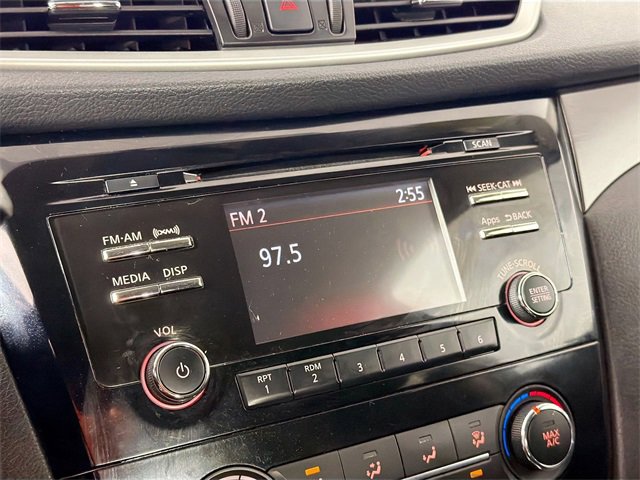 Used 2016 Nissan Rogue SV image 13