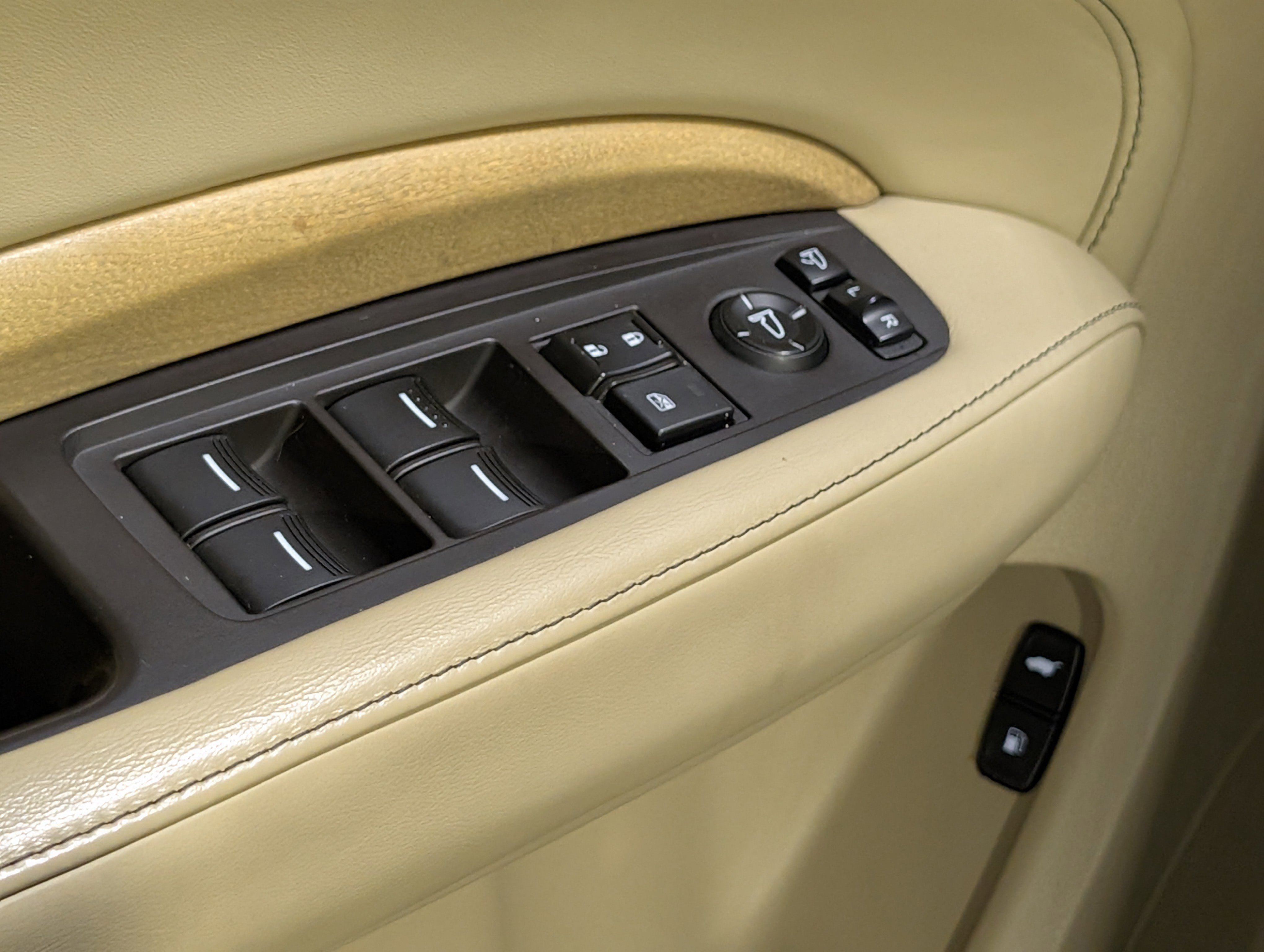 Used 2019 Acura MDX FWD w/ Advance Package image 18