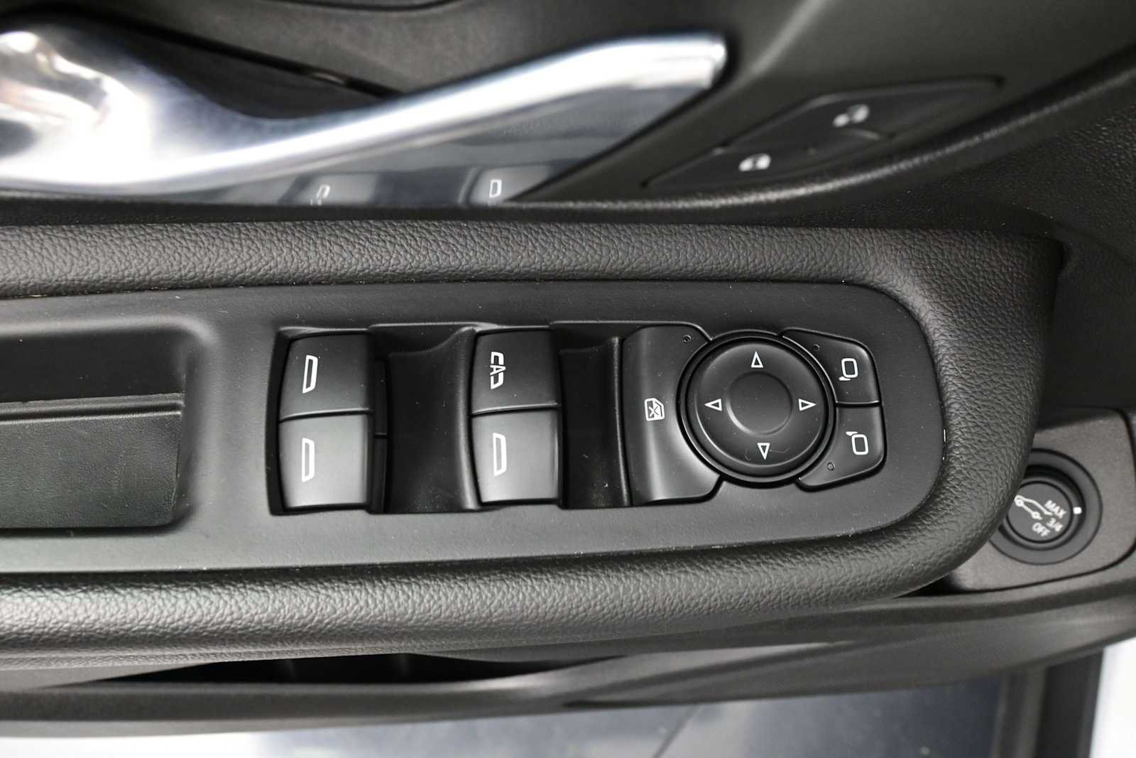 Used 2023 GMC Terrain SLE w/ Driver Convenience Package AWD/4WD image 6