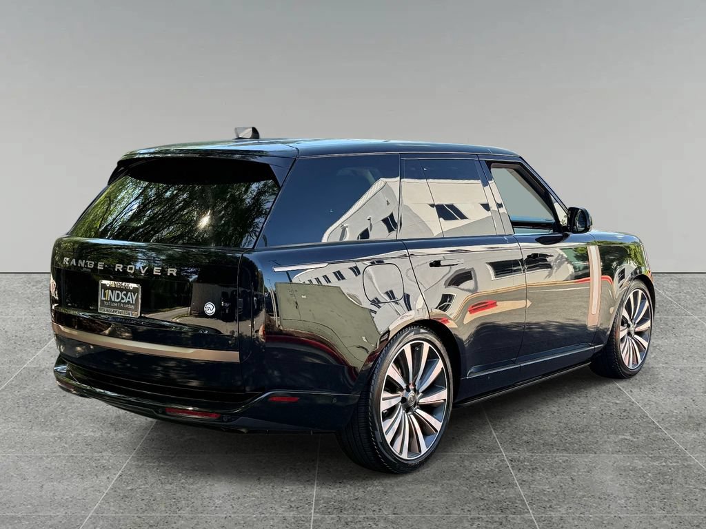 Used 2024 Land Rover Range Rover SV AWD/4WD image 10