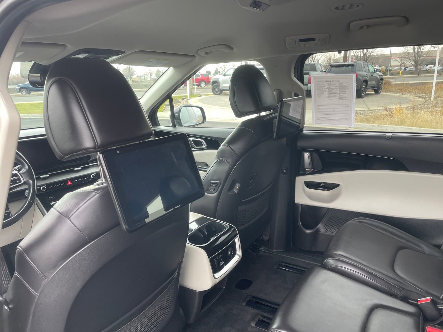 Used 2022 Kia Carnival SX image 14