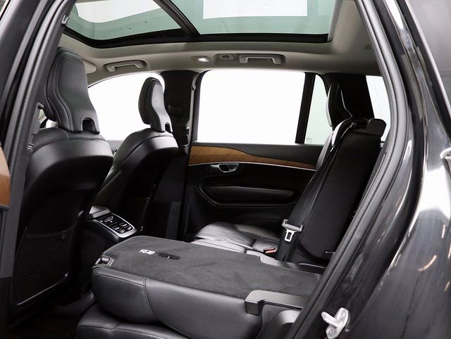 Used 2024 Volvo XC90 B5 Plus image 13