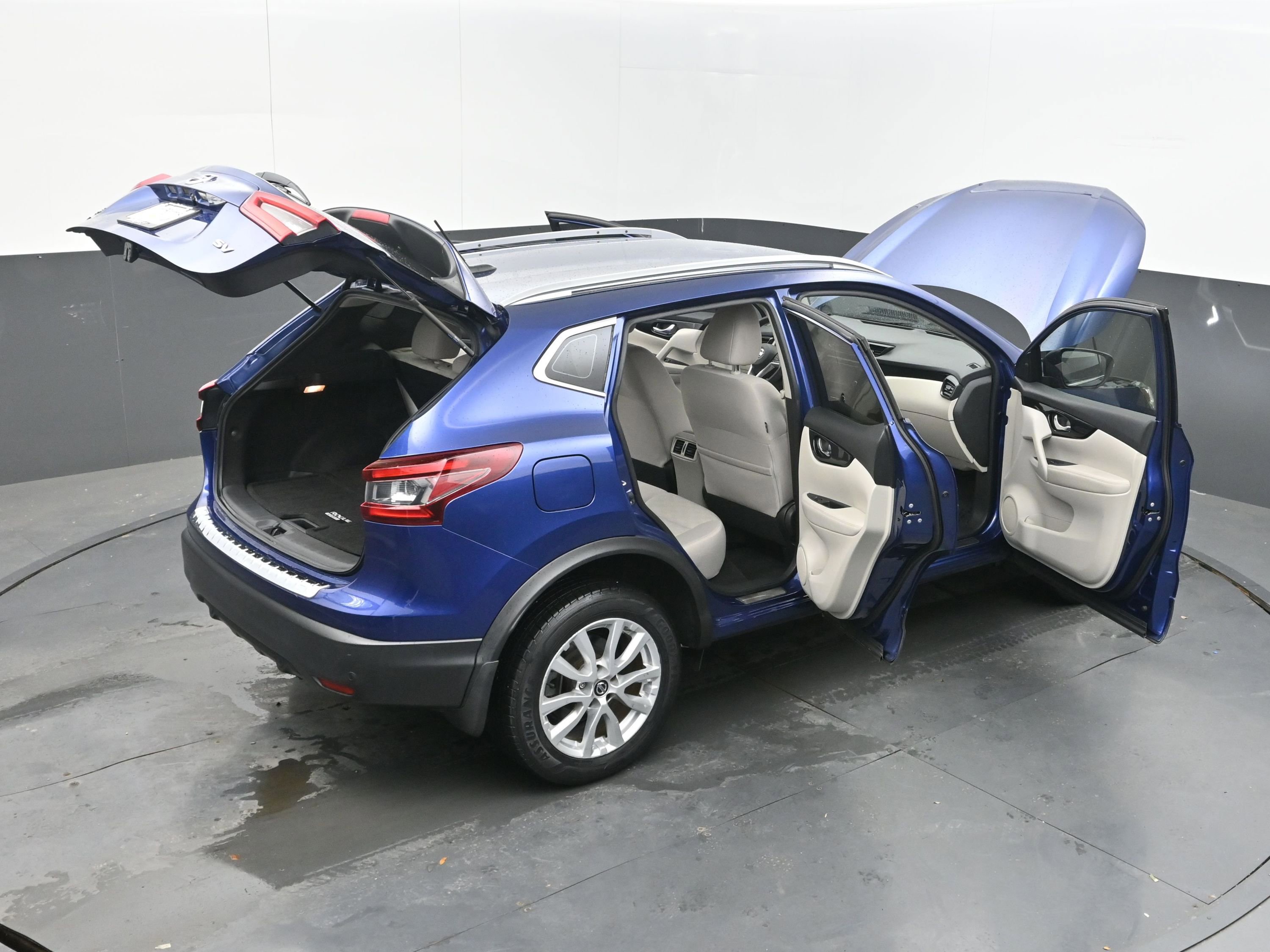 Used 2020 Nissan Rogue Sport SV FWD image 44