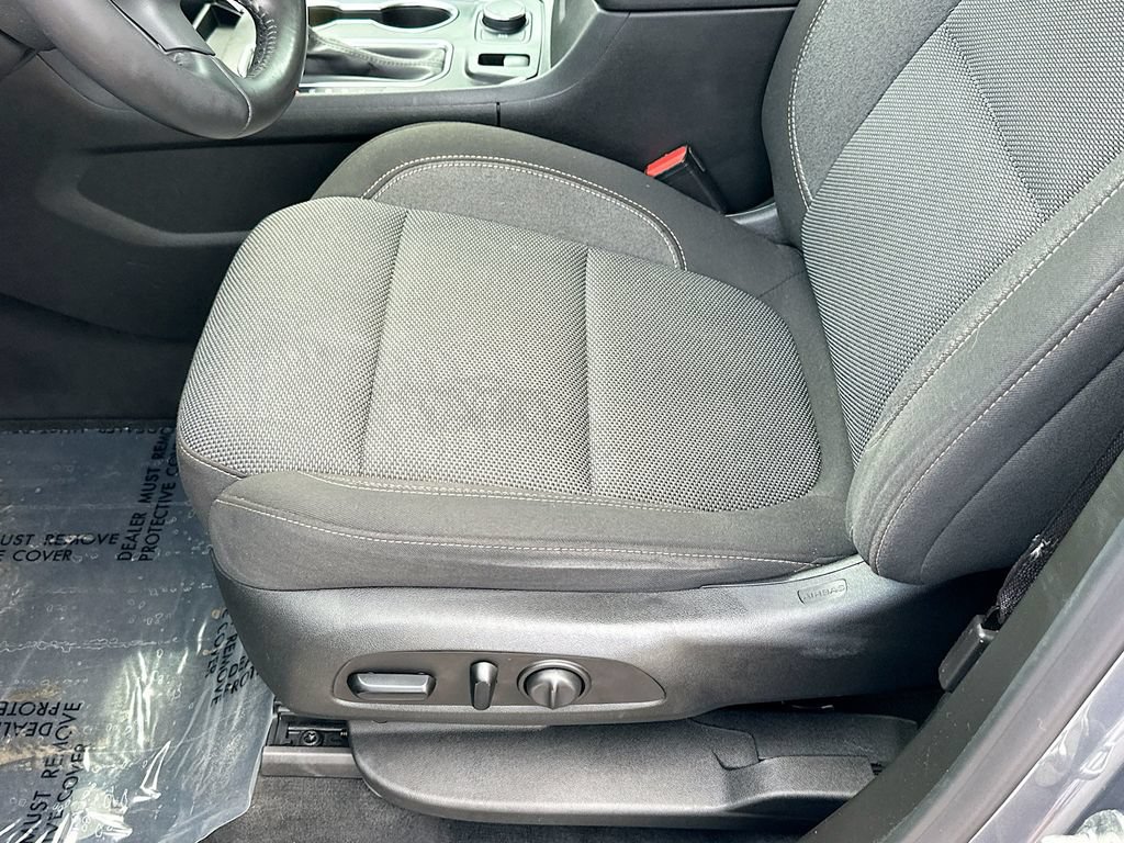 Used 2020 Chevrolet Traverse LT FWD image 18
