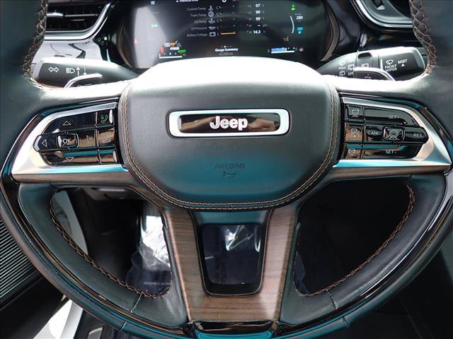 Used 2023 Jeep Grand Cherokee Summit w/ Advanced Protech Group IV AWD/4WD image 20