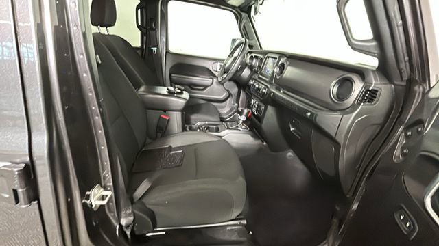 Used 2023 Jeep Wrangler Unlimited w/ Cold Weather Group AWD/4WD image 28
