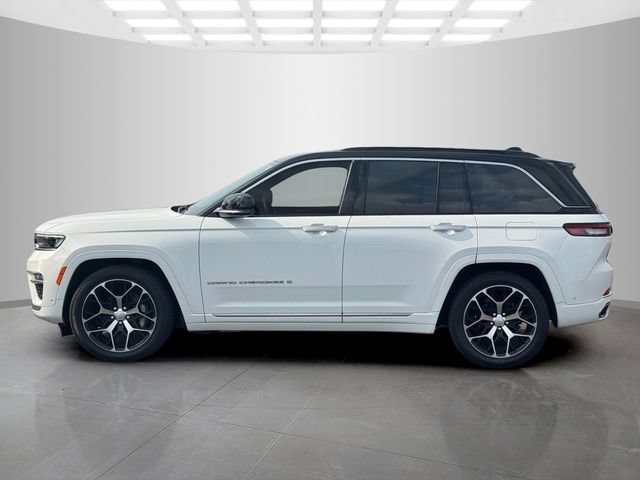 Used 2025 Jeep Grand Cherokee Summit AWD/4WD image 4