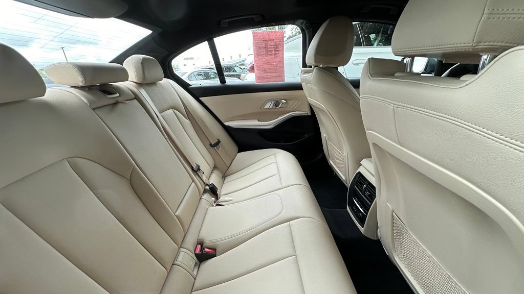 Used 2020 BMW 330i Sedan w/ Convenience Package RWD image 7