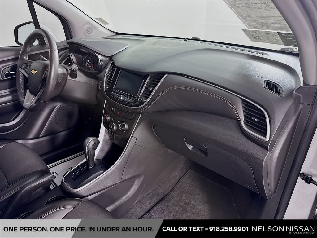 Used 2022 Chevrolet Trax LT w/ Sport Edition AWD/4WD image 26