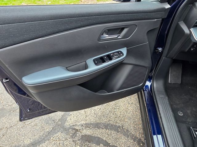 New 2026 Nissan Leaf SV+ w/ Floor Mat Package (SV+) FWD image 10