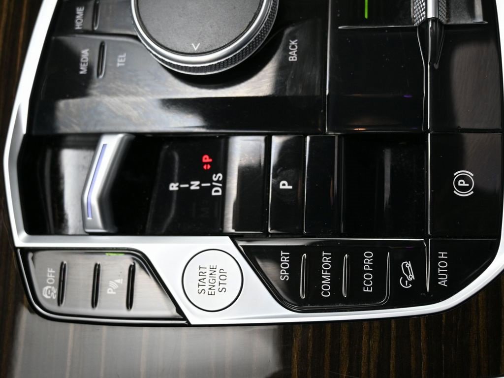 Used 2023 BMW X7 xDrive40i image 31