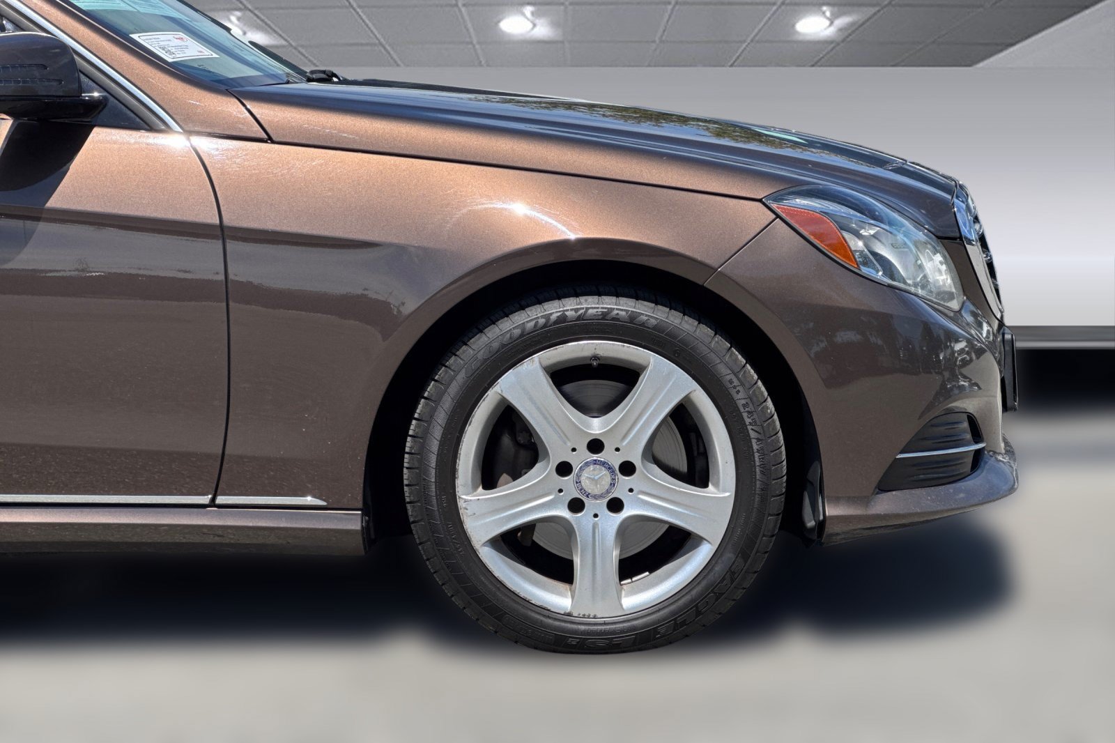 Used 2015 Mercedes-Benz E 250 BlueTEC 4MATIC Sedan image 35