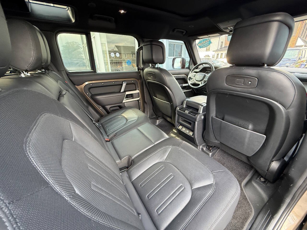 Used 2022 Land Rover Defender 110 X-Dynamic HSE AWD/4WD image 15