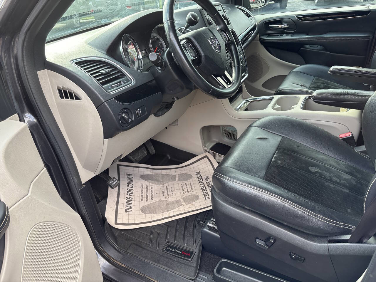 Used 2017 Dodge Grand Caravan SXT image 7