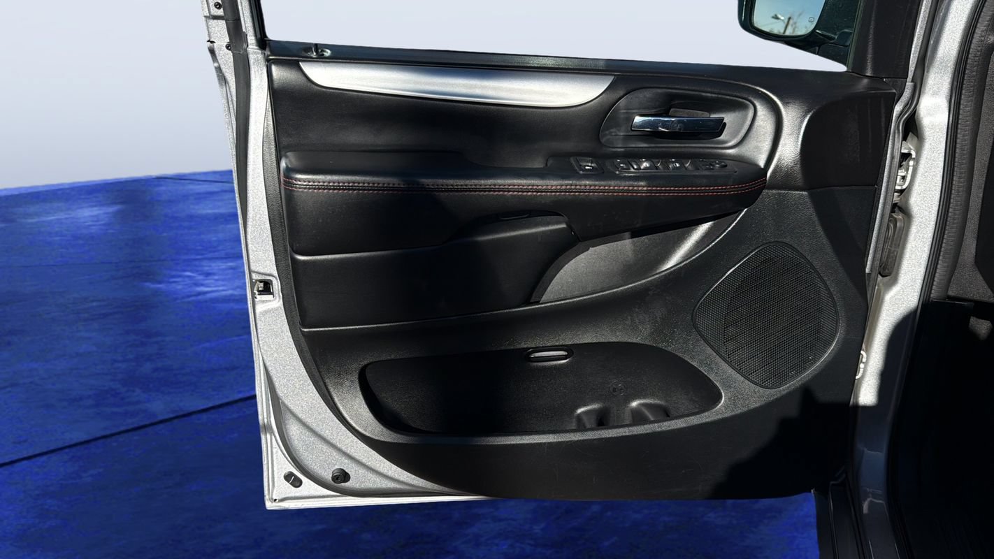 Used 2018 Dodge Grand Caravan GT FWD image 15