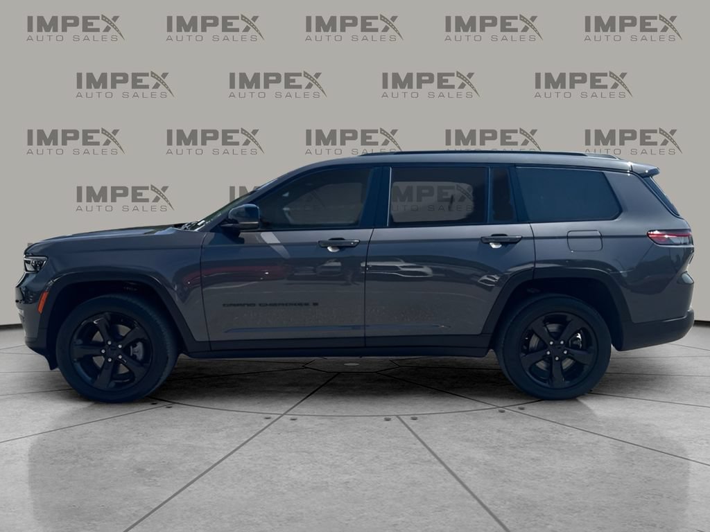 Used 2025 Jeep Grand Cherokee L Limited w/ Black Appearance Package AWD/4WD image 2