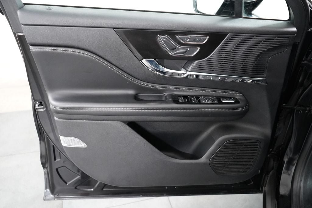 Used 2020 Lincoln Corsair AWD image 30