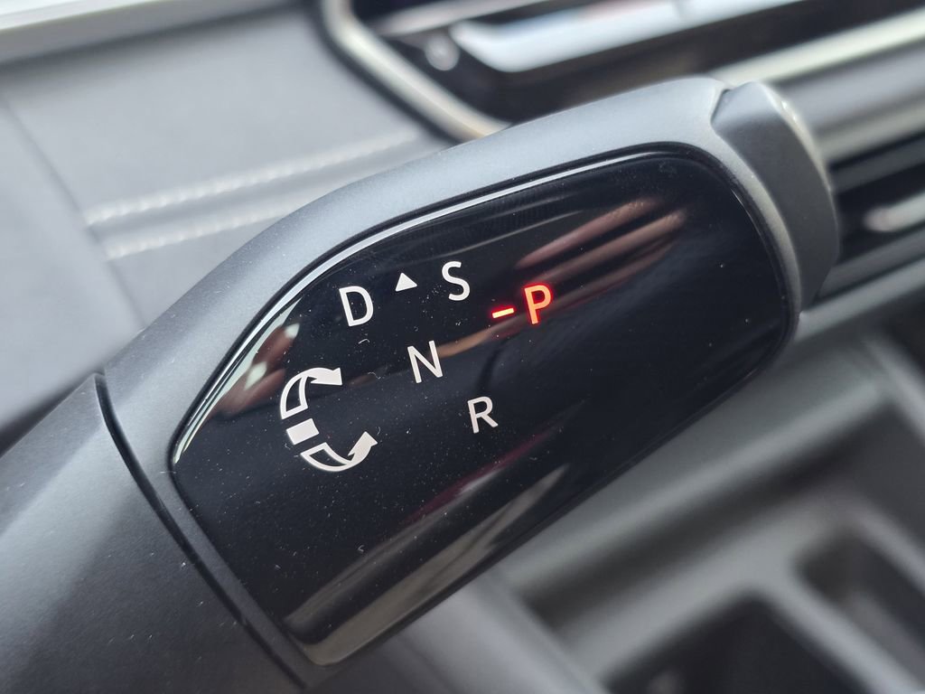 New 2026 Volkswagen Tiguan SE R-Line FWD image 16