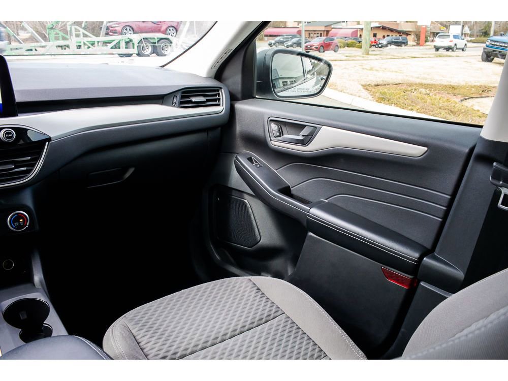 Used 2022 Ford Escape SE image 13