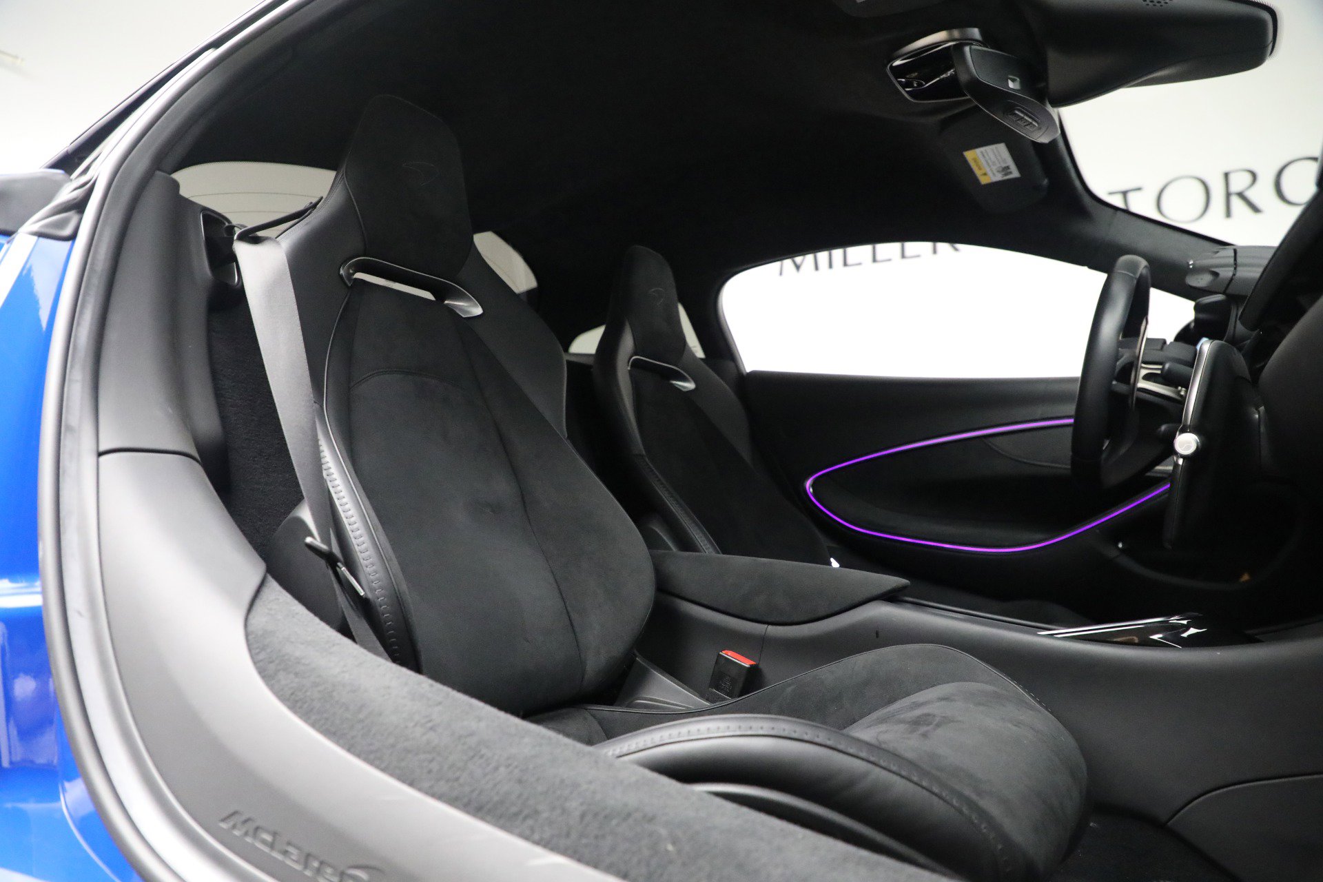 Used 2023 McLaren Artura image 16