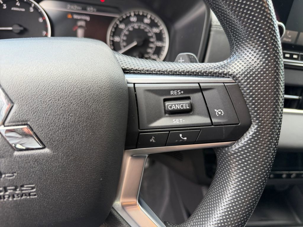 Used 2024 Mitsubishi Outlander ES AWD/4WD image 29