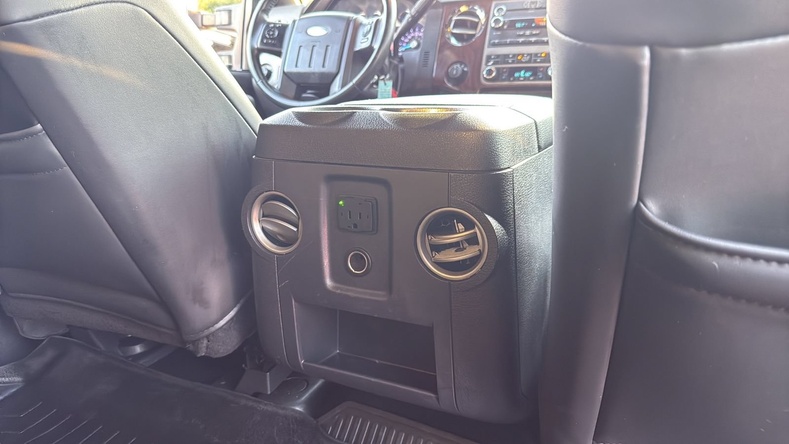 Used 2011 Ford F250 Lariat w/ Lariat Interior Pkg AWD/4WD image 27