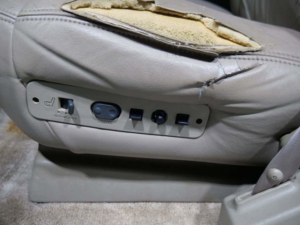 Used 1999 GMC Suburban 4WD w/ Marketing Opt Pkg 3 image 14