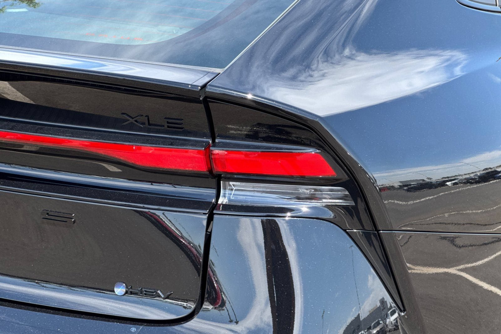 New 2027 Toyota Prius FWD image 32