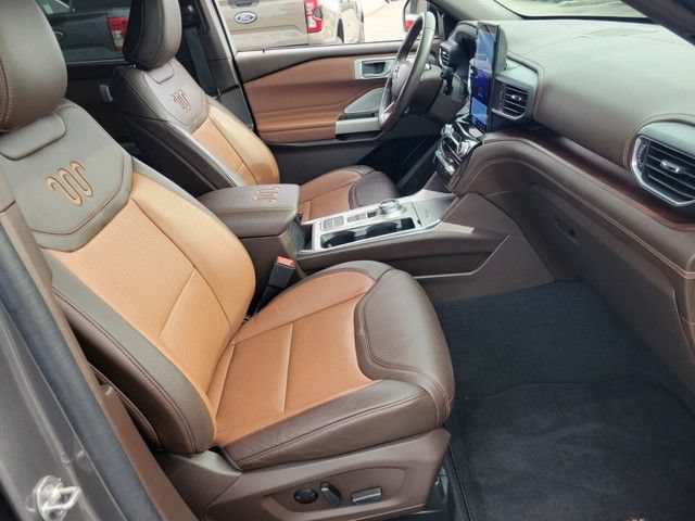 Used 2024 Ford Explorer King Ranch w/ Technology Package RWD image 17