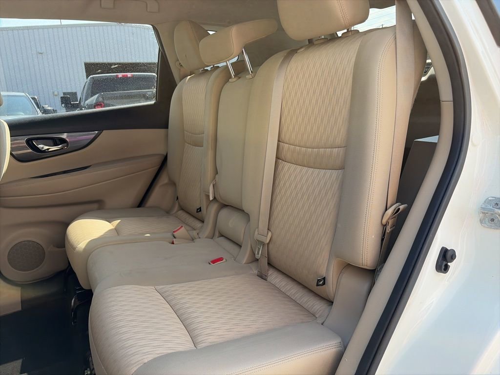 Used 2017 Nissan Rogue SV image 11