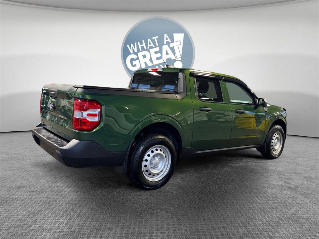 Used 2025 Ford Maverick XL image 3