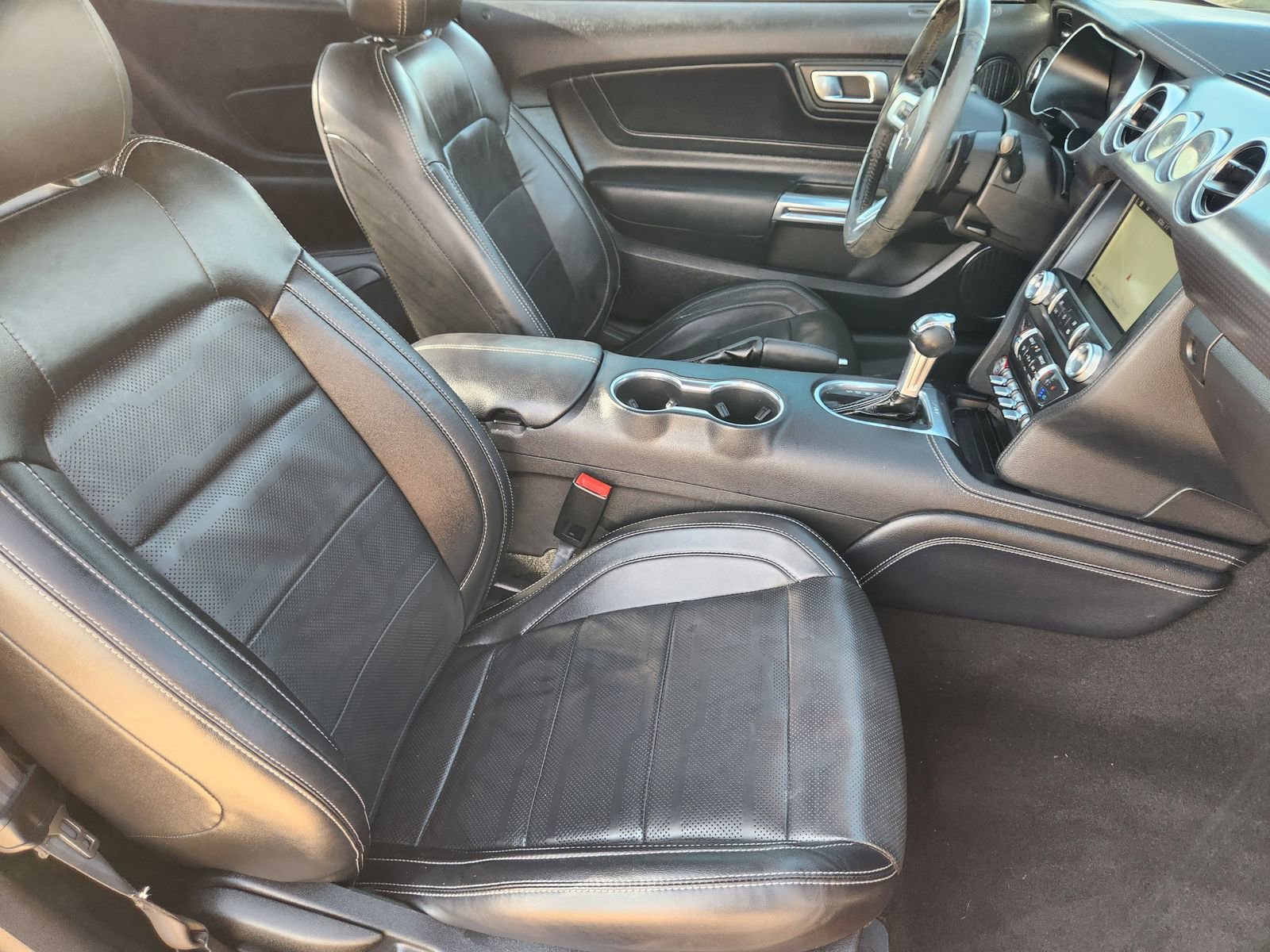 Used 2019 Ford Mustang Premium w/ Ecoboost Performance Package image 14