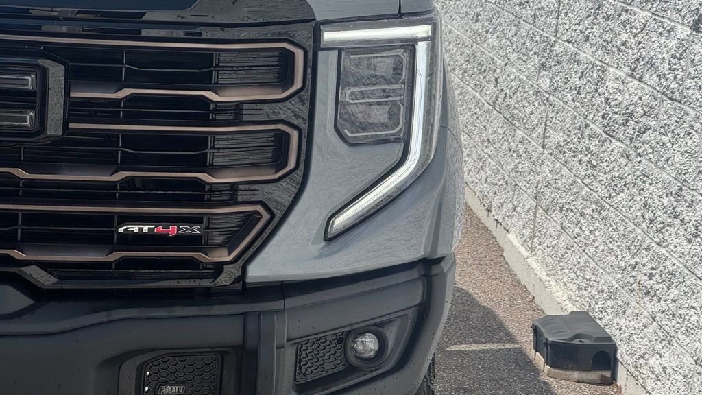 Used 2024 GMC Sierra 1500 AT4X AWD/4WD image 5