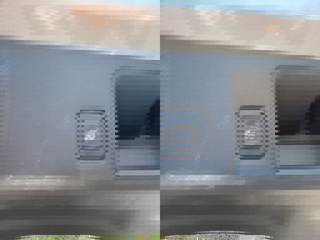 Used 2023 GMC Terrain SLT w/ Tech Package image 14