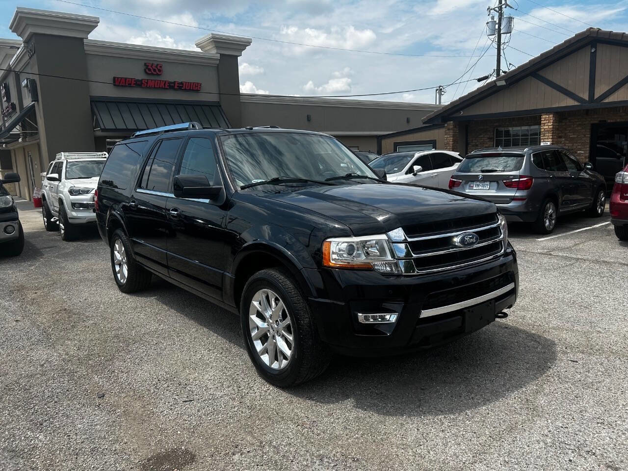 Used 2017 Ford Expedition Max Limited image 3
