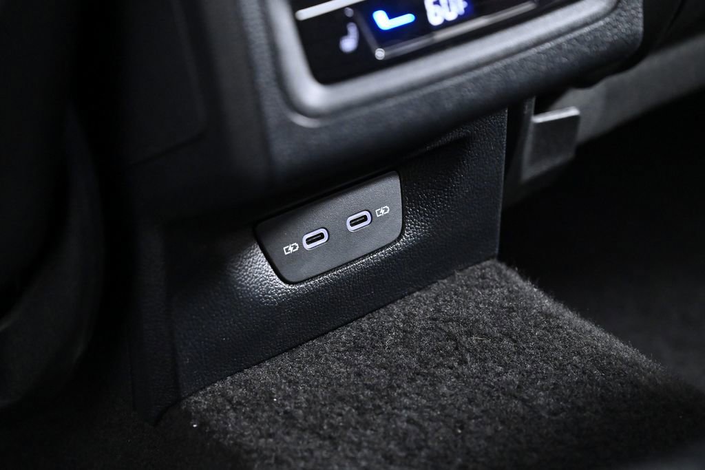 Used 2024 Volkswagen Golf R image 33