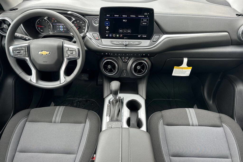 New 2025 Chevrolet Blazer LT w/ Midnight/Sport Edition image 14