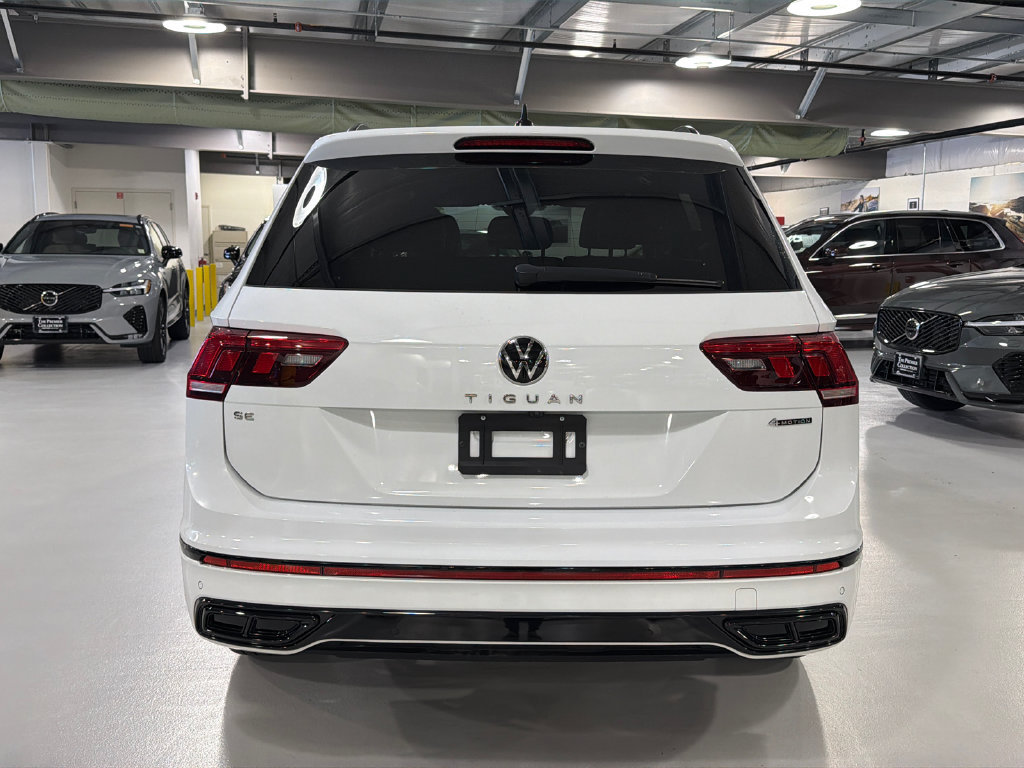 Used 2022 Volkswagen Tiguan SE R-Line AWD/4WD image 5