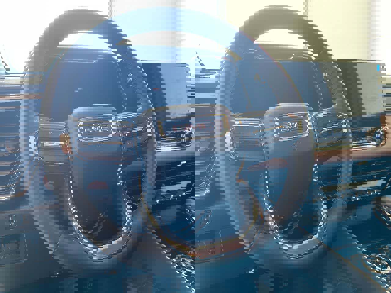 Used 2024 GMC Canyon AT4 w/ AT4 Premium Package AWD/4WD image 14