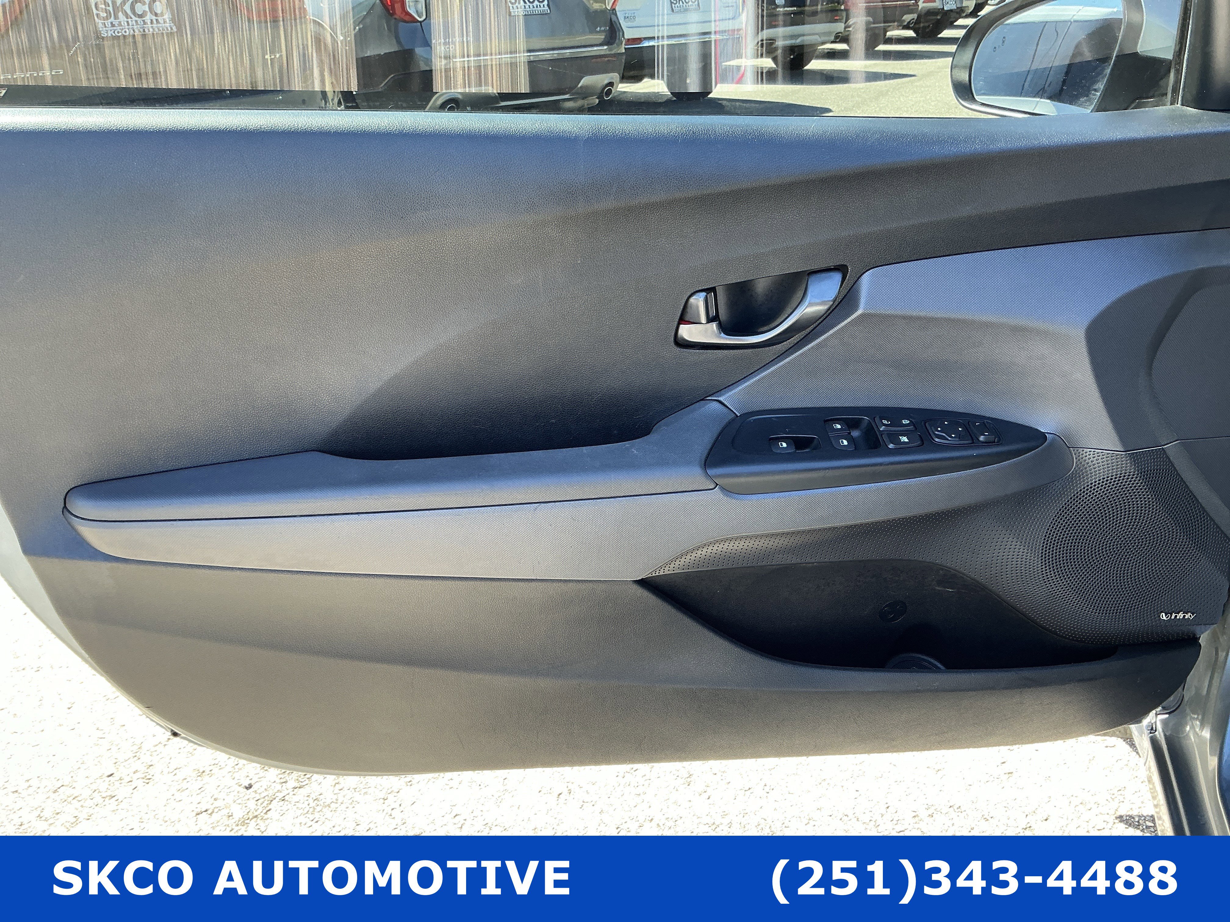 Used 2020 Hyundai Veloster 2.0 Premium image 12