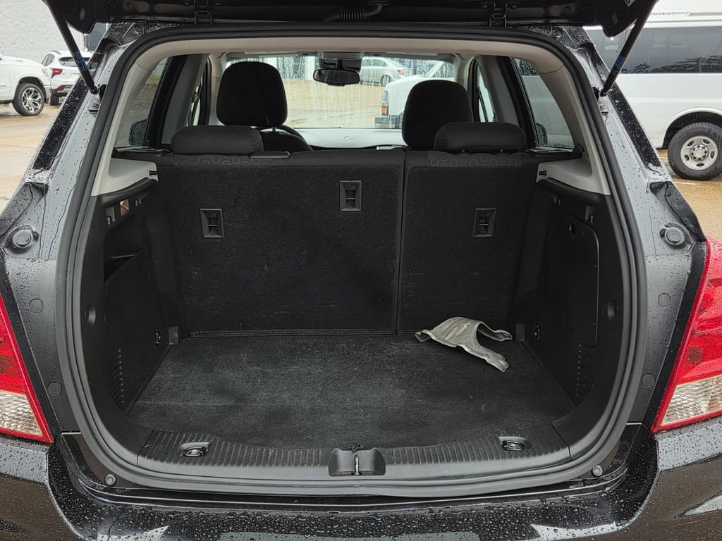 Used 2020 Chevrolet Trax LS w/ Tint and Cruise Package FWD image 23