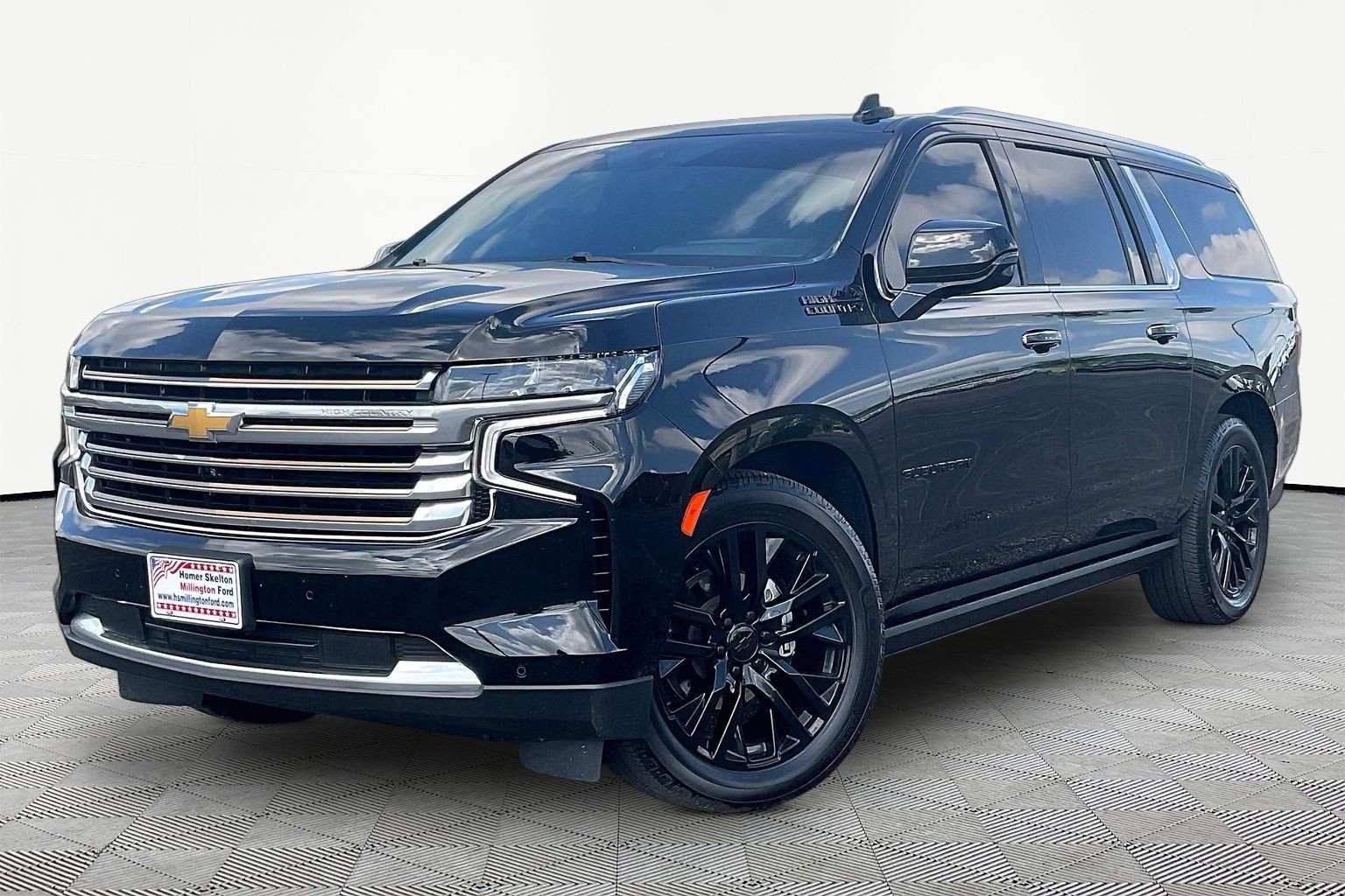 Used 2022 Chevrolet Suburban High Country AWD/4WD image 2