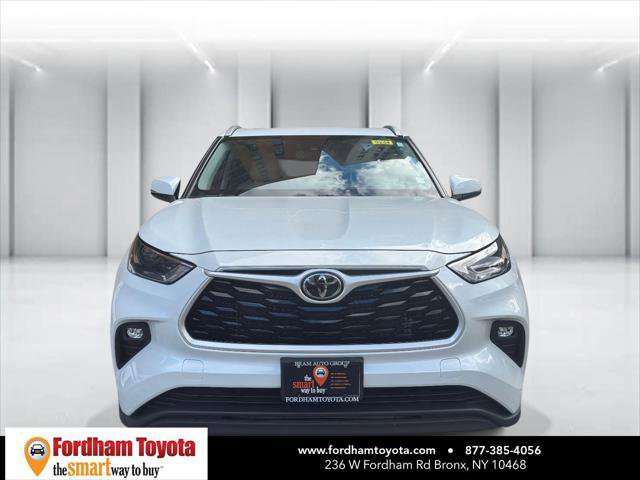 Certified 2022 Toyota Highlander XLE image 2