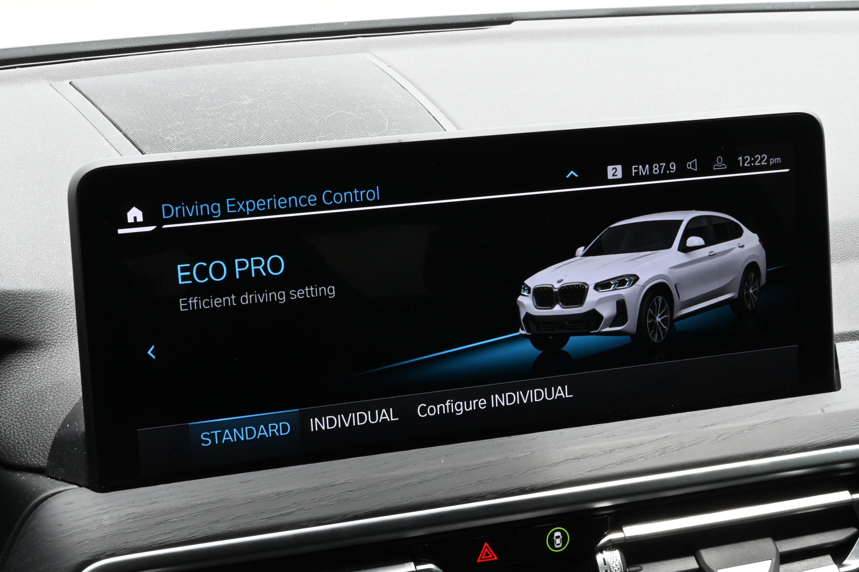 Certified 2025 BMW X4 xDrive30i w/ Premium Package AWD/4WD image 31